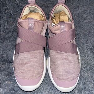 🔴 Puma Women's Pink Sneakers